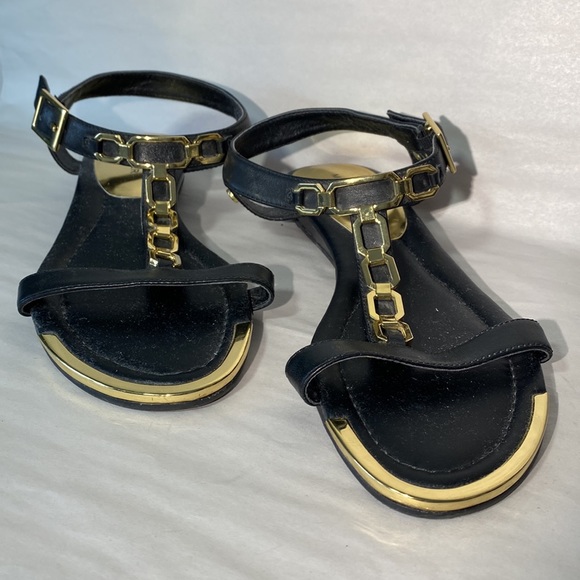 Marc Fisher Black Patent Leather w/ Shiny Gold Chain Detail Mikaela Sandals 8M - Picture 3 of 10